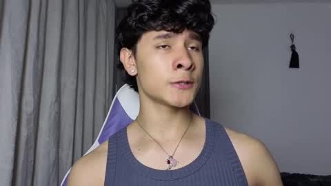 Snapshot of j_u_p_i_t_e_r chatting on October 13, 5:24 pm Noah online show from October 13, 5:24 pm