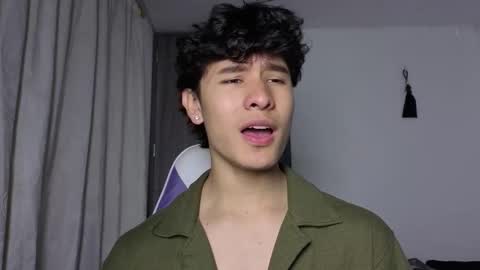 Snapshot of j_u_p_i_t_e_r chatting on October 19, 1:23 pm Noah online show from October 19, 1:23 pm