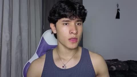 Snapshot of j_u_p_i_t_e_r chatting on October 28, 6:43 pm Noah online show from October 28, 6:43 pm