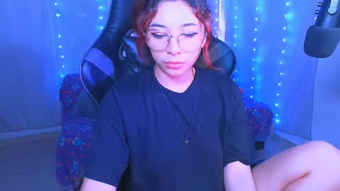 jade 18  online show from December 4, 5:33 pm