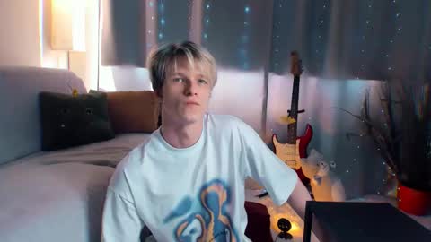 brestonsweet online show from April 17, 1:58 pm