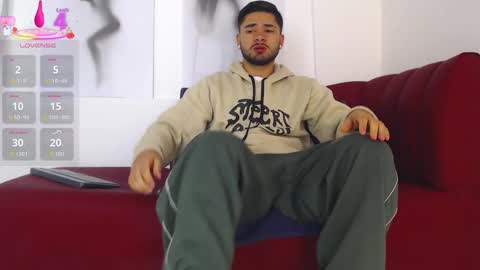    online show from March 25, 11:05 am