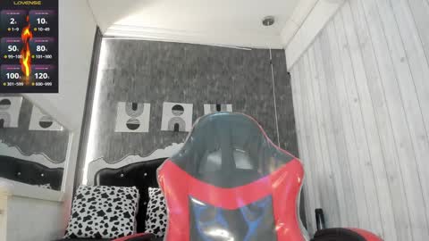 Snapshot of jack_muscles69_ chatting on February 6, 12:05 pm Jack online show from February 6, 12:05 pm