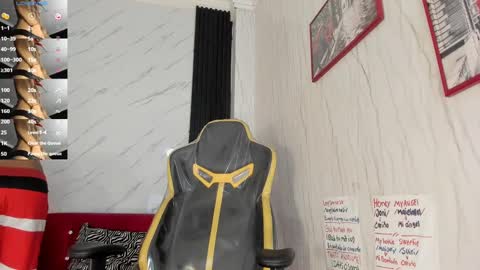 Snapshot of jack_muscles69_ chatting on March 4, 3:00 am Jack online show from March 4, 3:00 am