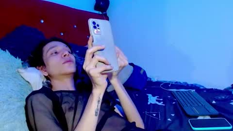 Snapshot of jack_s21 chatting on December 18, 12:32 am Laick online show from December 18, 12:32 am