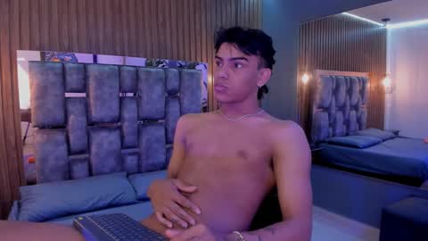 Snapshot of jack_sammy chatting on November 25, 4:34 am Jack online show from November 25, 4:34 am