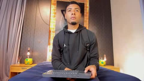 Snapshot of jackandjoes chatting on December 3, 3:03 am Jack and Joes online show from December 3, 3:03 am