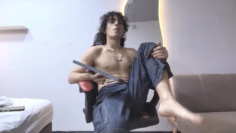 Snapshot of jackestaylor chatting on February 11, 6:51 am Jackes Taylor online show from February 11, 6:51 am