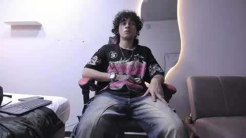 Snapshot of jackestaylor chatting on February 20, 6:10 am Jackes Taylor online show from February 20, 6:10 am