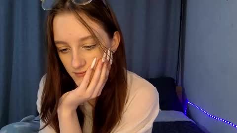 Lisa online show from March 18, 1:03 pm