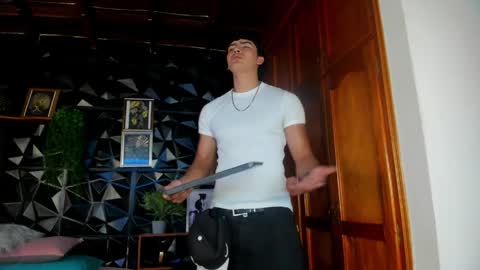 Jackson online show from March 29, 9:04 pm