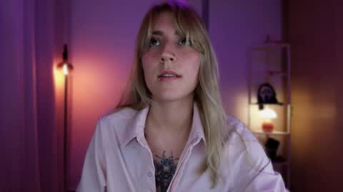 Linda Sofia help me get to 100 thumbs up online show from March 30, 1:39 am