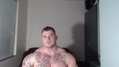 Snapshot of jackyhuge chatting on January 18, 3:27 pm Jacky online show from January 18, 3:27 pm