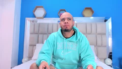 jacob_garcia_ online show from November 16, 12:00 pm