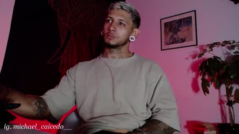 Michael Caicedo online show from October 8, 2:31 am