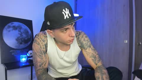 jacobb116 online show from November 20, 1:17 am