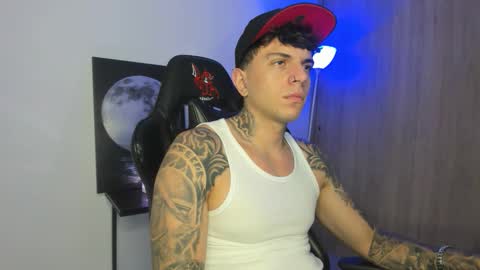 jacobb116 online show from November 26, 1:17 am