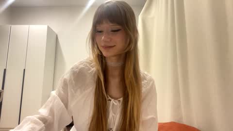 Kira online show from March 23, 4:00 pm