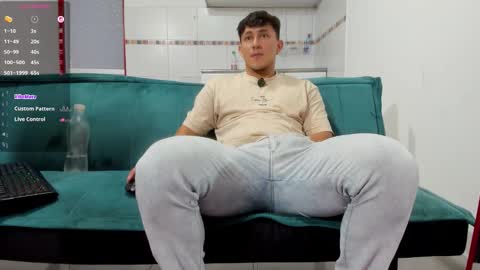 Snapshot of jacques_cardiet chatting on October 13, 7:03 pm jacobo online show from October 13, 7:03 pm