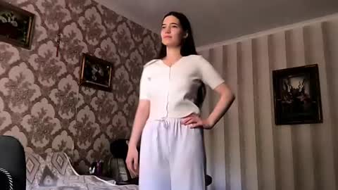 Lara online show from July 31, 8:36 am