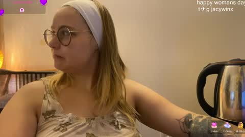 jacywinslat online show from March 8, 5:39 pm