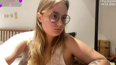 jacywinslat online show from April 5, 4:04 pm