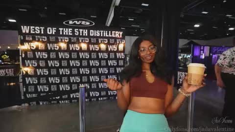 Jada online show from November 8, 10:52 pm