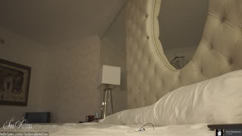 Jada online show from January 9, 6:53 pm