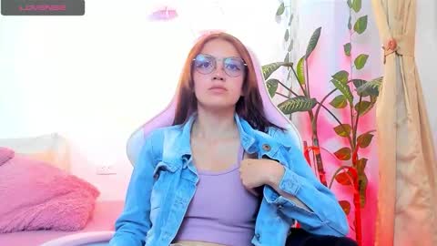 jade77__ online show from September 26, 2:10 pm