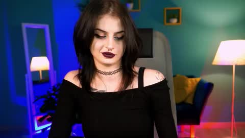 Snapshot of jade_castle chatting on December 13, 7:53 pm jade_castle online show from December 13, 7:53 pm