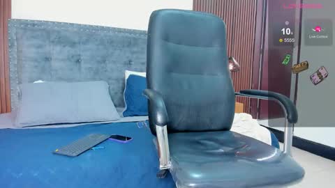 Snapshot of jade_scarllet chatting on February 21, 1:23 pm karlla scarlet online show from February 21, 1:23 pm