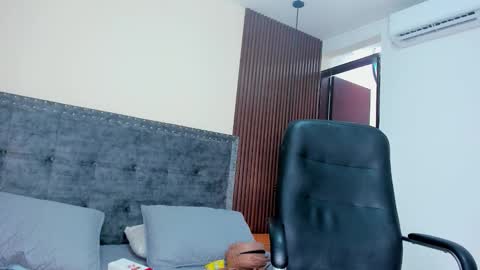 Snapshot of jade_scarllet chatting on February 24, 1:42 pm karlla scarlet online show from February 24, 1:42 pm