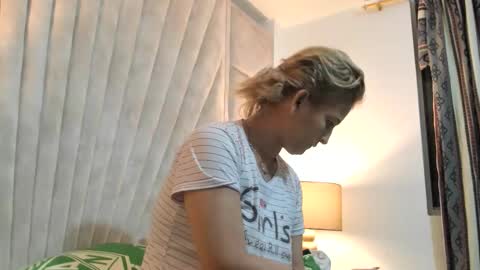 Jade  online show from November 5, 9:31 am