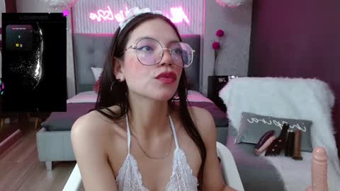 JADE online show from December 15, 6:37 pm