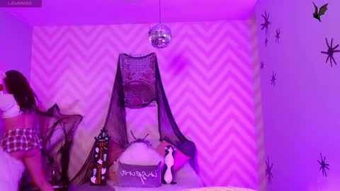 JADE online show from October 19, 4:13 am