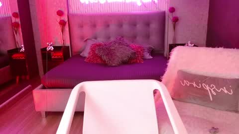 JADE online show from May 28, 8:39 pm