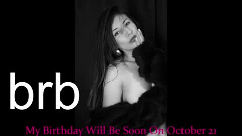 jade white  online show from October 6, 12:35 pm