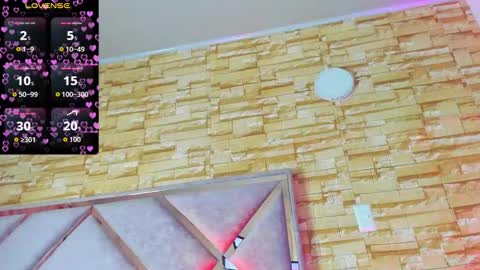 jade white  online show from January 13, 12:54 pm