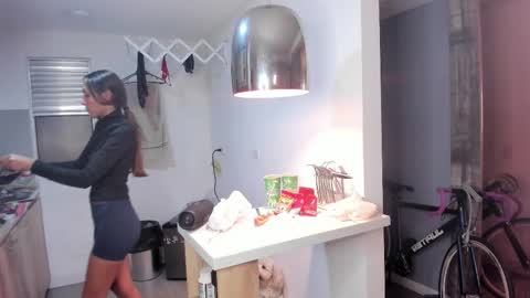 Jade online show from November 9, 12:20 am