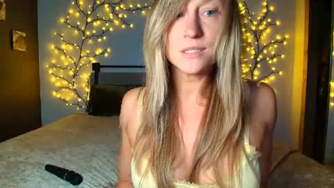 jadeamaryllis_ online show from February 28, 2:18 pm