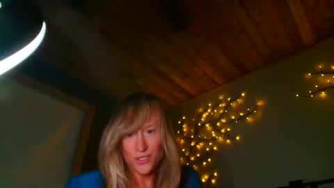 jadeamaryllis_ online show from March 10, 1:16 pm