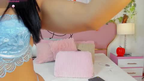 jadebennett online show from October 30, 5:09 am