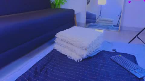 jadee__ online show from February 10, 2:59 am