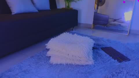 jadee__ online show from February 21, 3:40 am