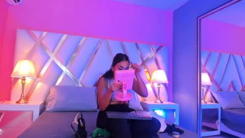 Jade online show from October 9, 8:40 pm