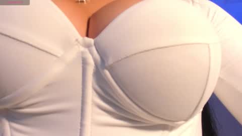 JADE EVANS online show from October 11, 5:55 pm