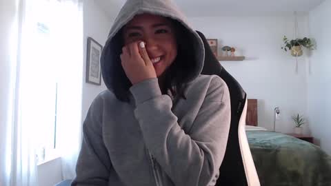 Snapshot of jadelove_ chatting on January 14, 8:15 pm Jade Love online show from January 14, 8:15 pm