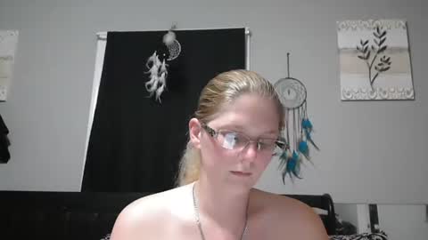 JadeLuv online show from February 20, 1:35 am