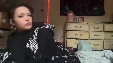 Snapshot of jadenragexoxo chatting on April 15, 2:29 am jadenragexoxo online show from April 15, 2:29 am