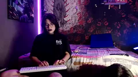 Alex and Venus online show from April 9, 6:19 am